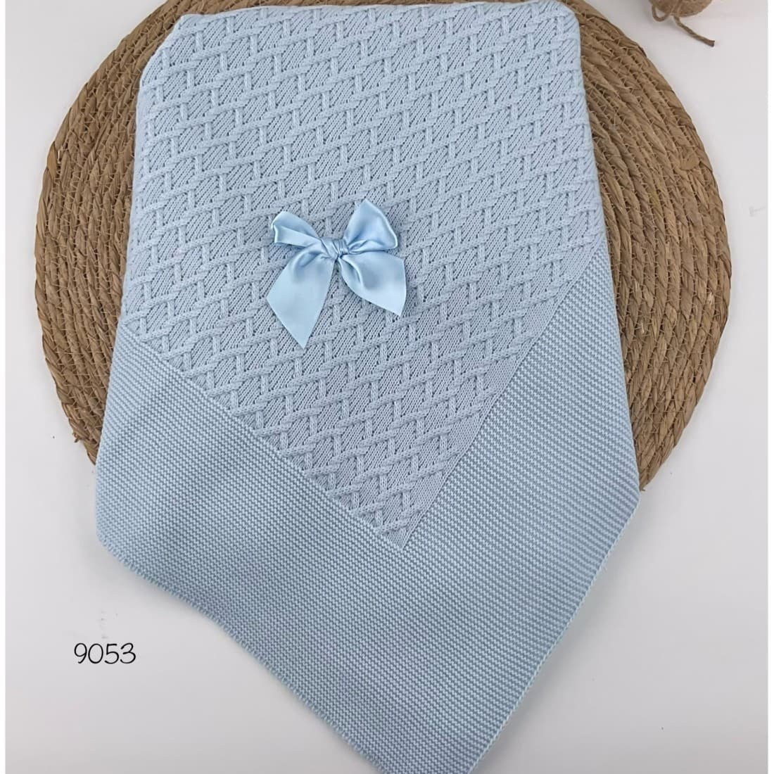 Toquilla de bebé de lana punto combinado azul Pelottas 9053