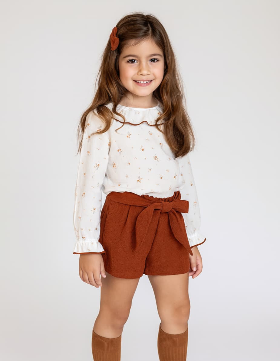 Conjunto niña Diverchic con blusa de flores y short teja 3004