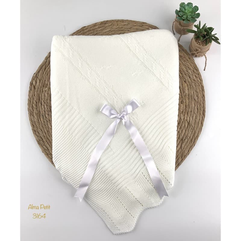Xaile de lã para bebé com acabamento em viseira e laço (modelo 3364) Alma Petit Crudo