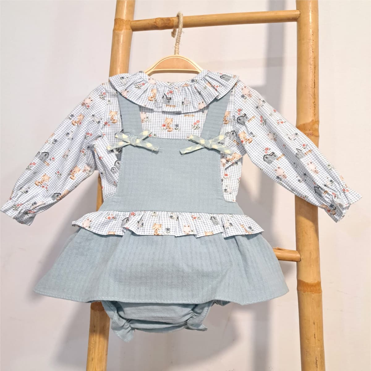 Peto Animalitos para bebé niña 24718 Dulzura, comodidad y encanto artesanal Baby Ferr