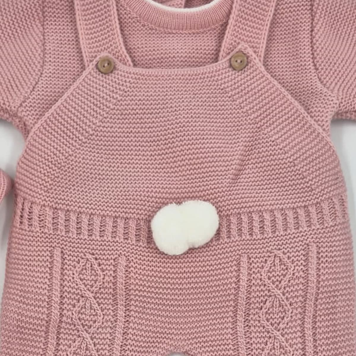 Conjunto de bebé rosa palo con peto y capota Glory 29108 Un look inolvidable para sus primeros momentos