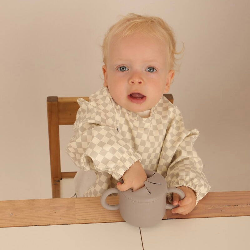 Babero con manga impermeable Vichy Beige Nenina & Co