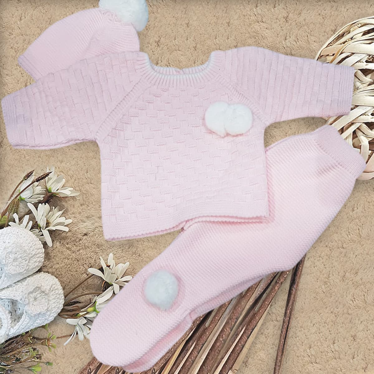 Conjunto lana bebé Pelottas rosa C9006 Tres piezas elegantes y confortables