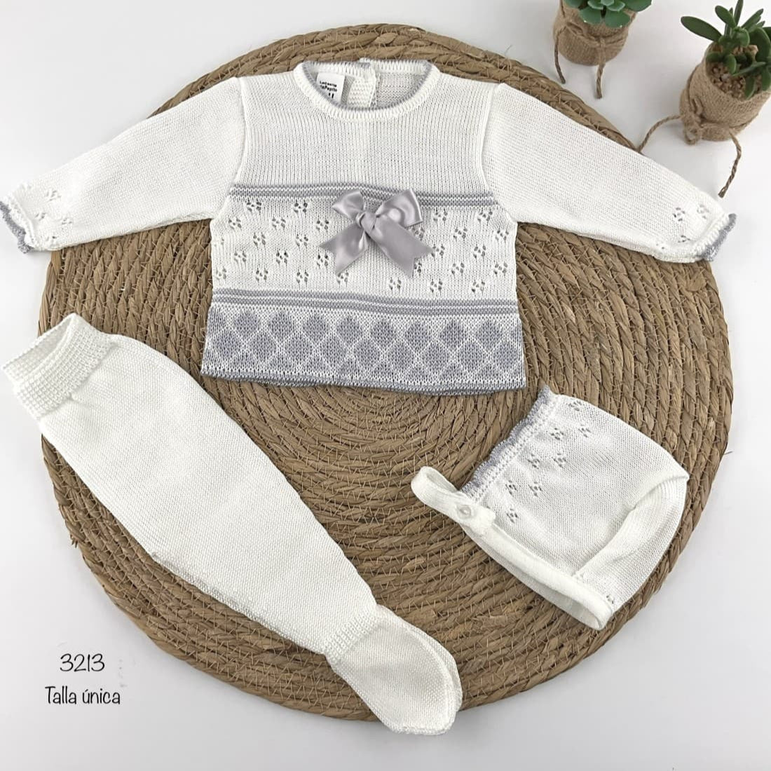 Conjunto de fios de pérolas para bebé 3213 Casinha do Pepito Branco Cinza