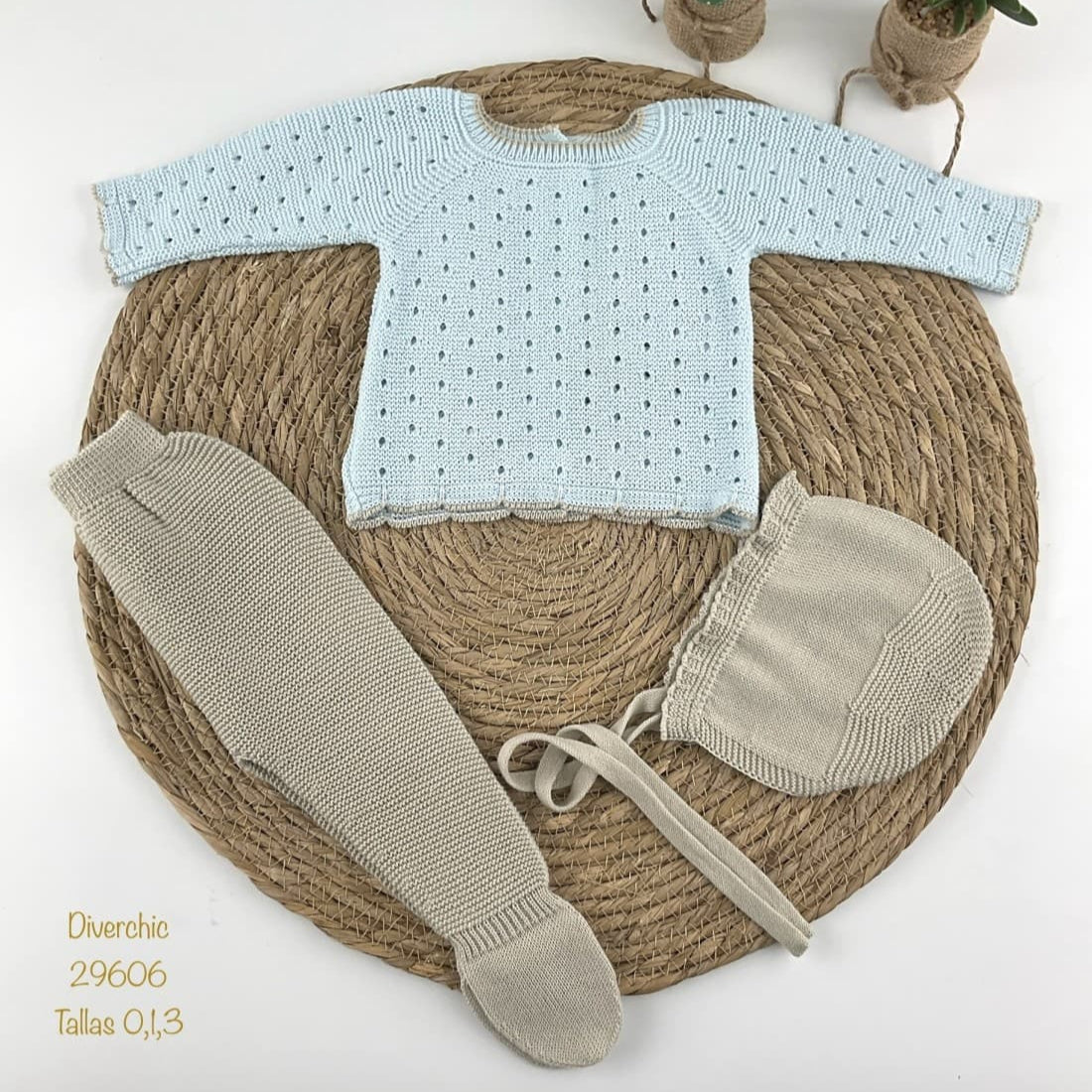 Conjunto primera puesta para bebé de perlé 29606 Diverchic Celeste