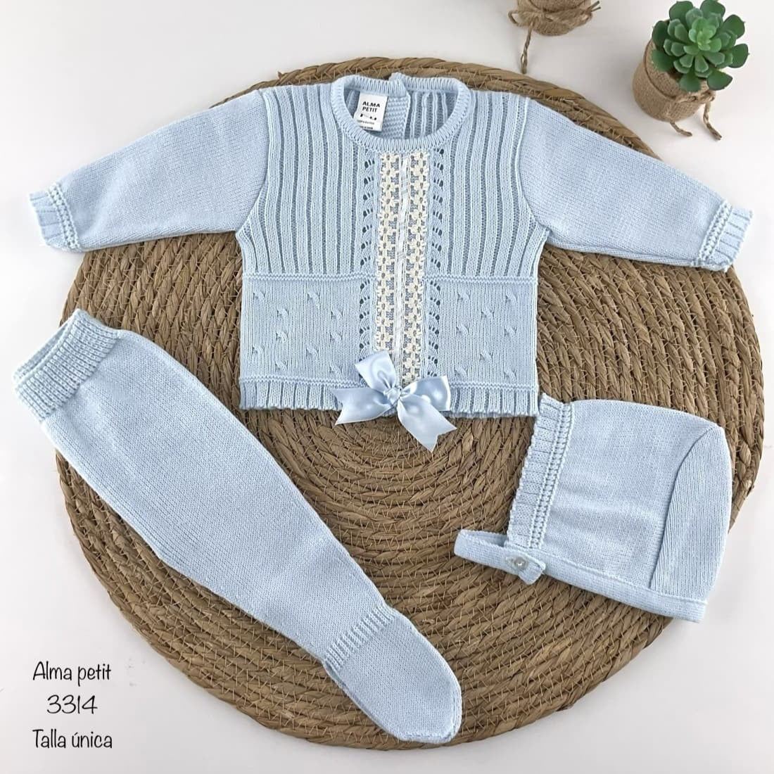 Première tenue en laine pour bébé 3314 Celeste Alma Petit dentelle