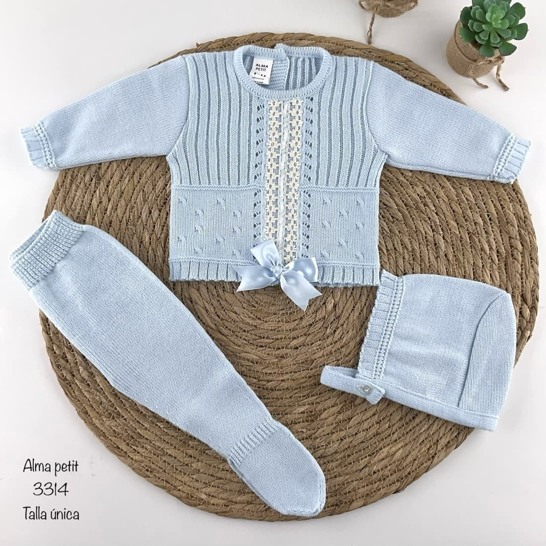 Conjunto bebé de lana con encaje 521103314 Alma Petit – Dulzura y tradición en cada puntada