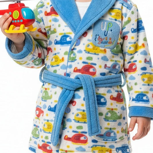Bata infantil para niño en coralina estampada con coches y cuello azul Kinanit KN8038W26
