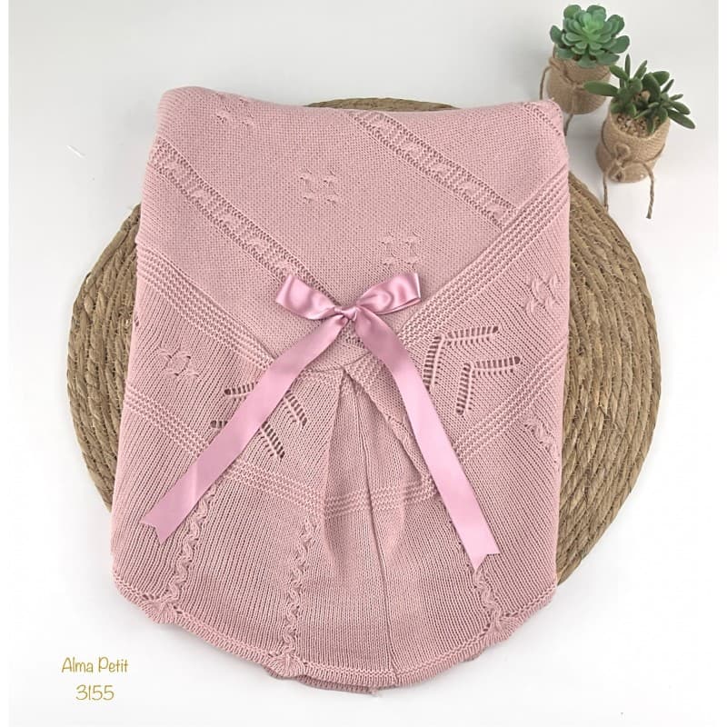 Châle bébé carré en laine avec cœurs et nœud écru (mod. 3366)