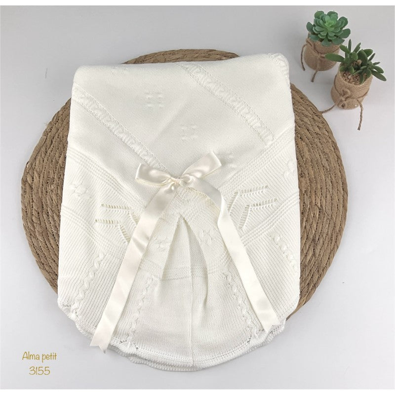 Châle bébé carré en laine avec cœurs et nœud écru (mod. 3366)