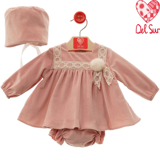 Jesusín de Terciopelo con Capota 1080 Elegancia y ternura para momentos especiales Del Sur