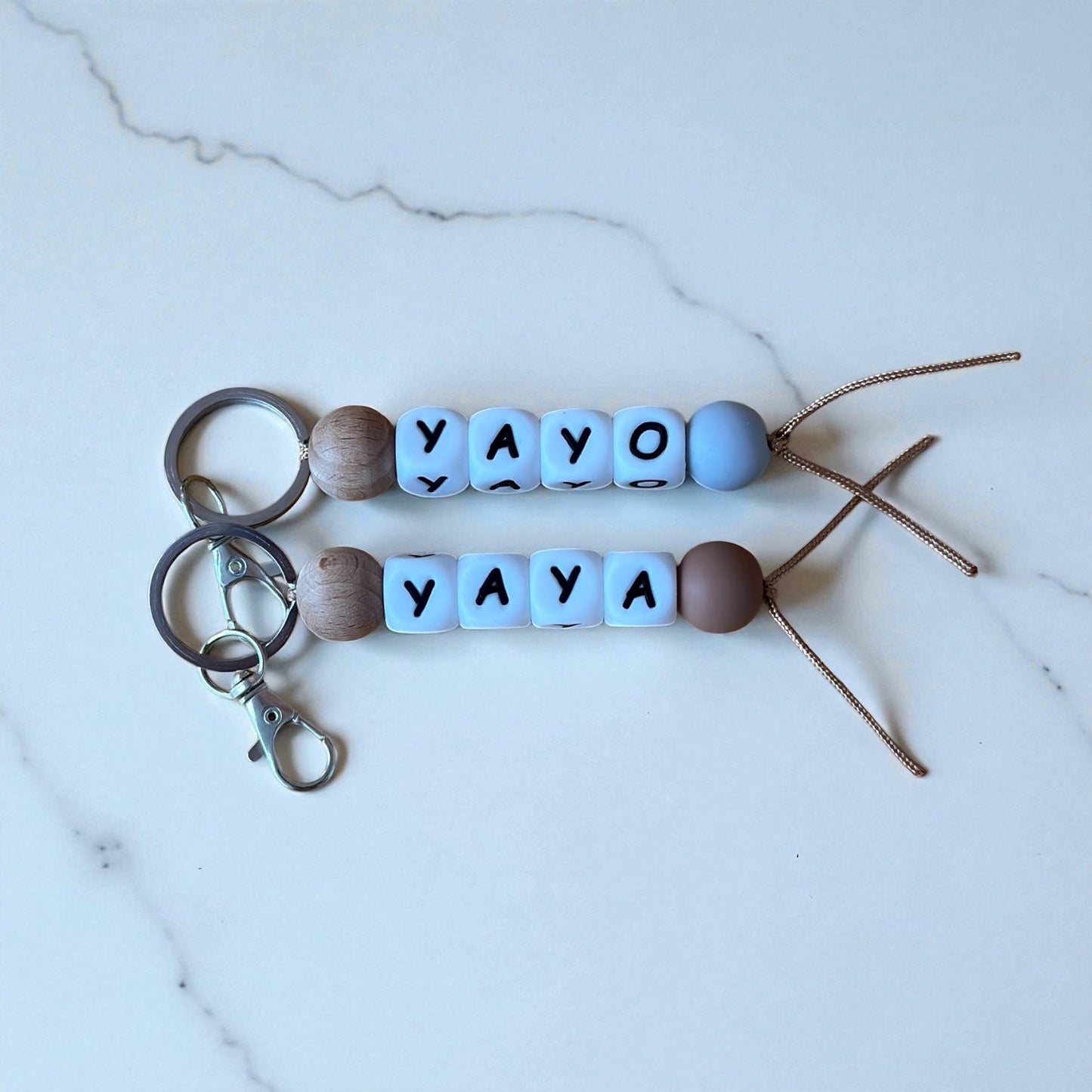 Llavero Gris  personalizado Nenina & Co