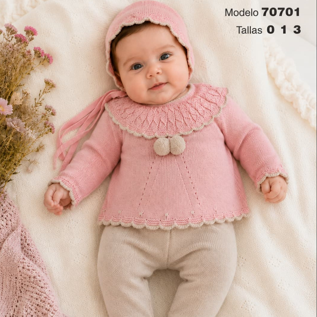Conjunto de primera puesta de tres piezas en punto de lana con jersey rosa empolvado, polaina y capota Referencia 621170701