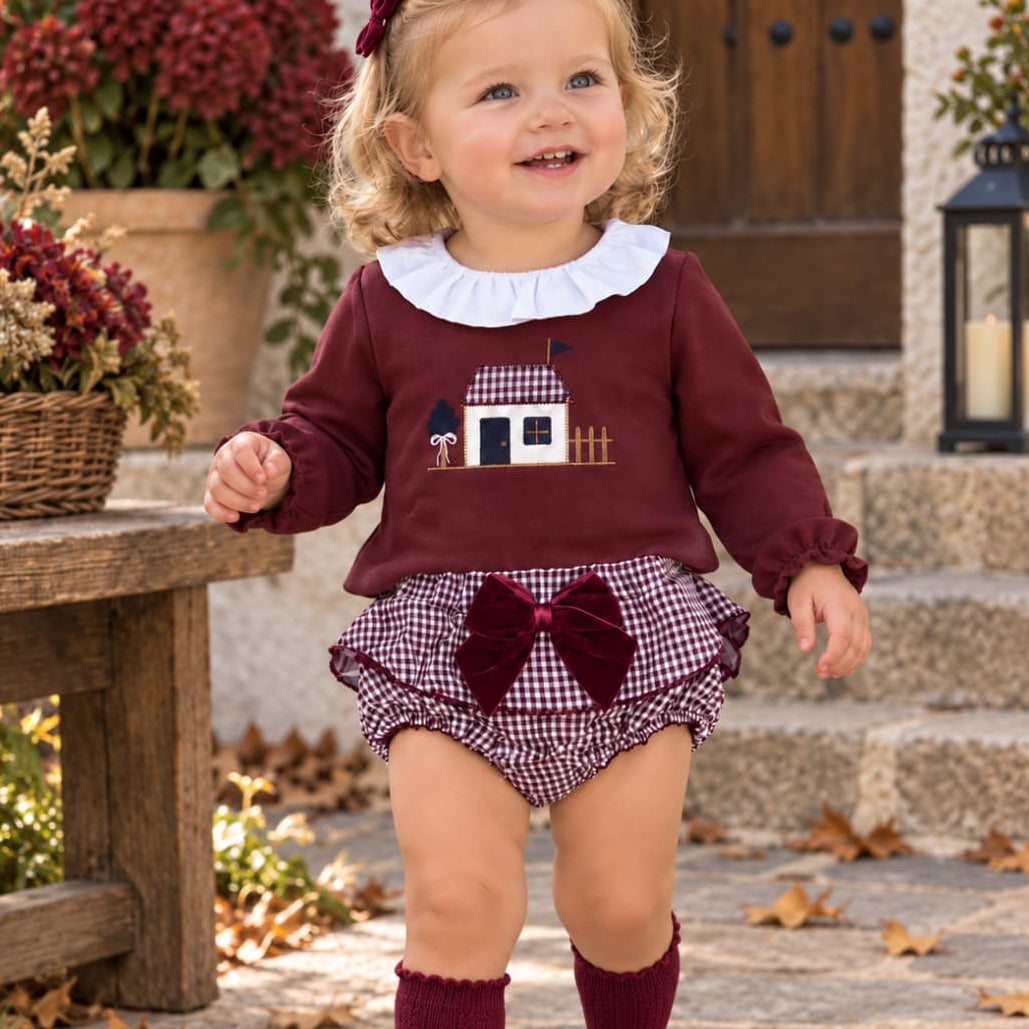 Conjunto de bebé niña con sudadera granate casita bordada y braguita falda vichy Alma Petit Referencia 622108031 (Modelo 8031)