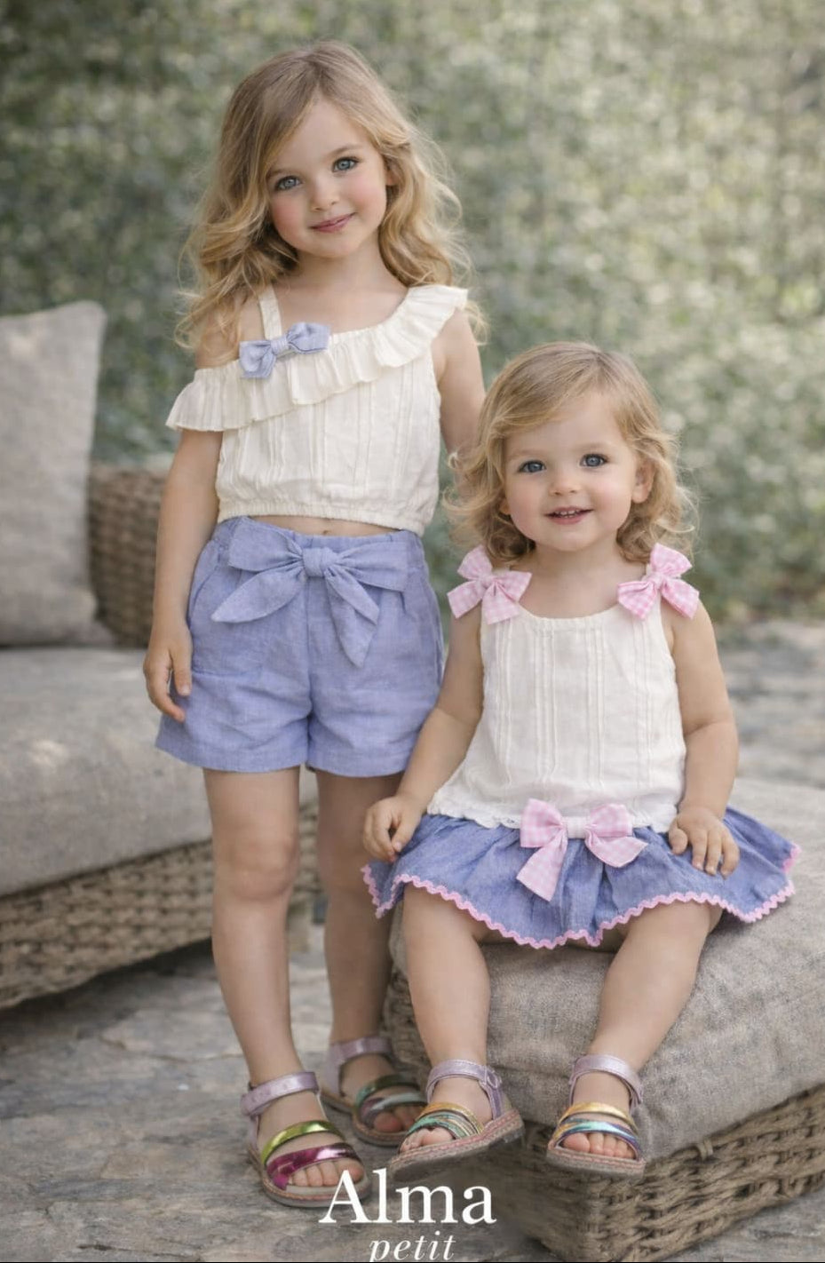 Conjunto bebé niña plumeti con falda y lazos ALMA PETIT 622005023 – Fresco, delicado y con acabado cuidado