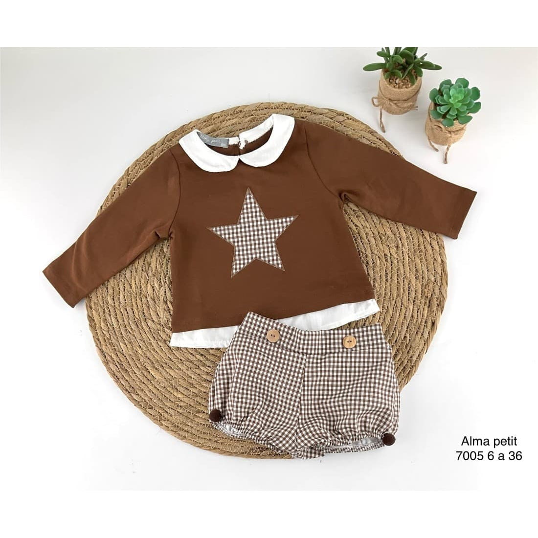 Alma Petit 522107005 Conjunto Vichi para bebé menino T-shirt castanha e calças xadrez 