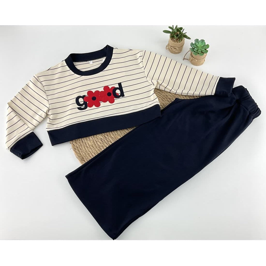 Conjunto de corações para menina Cala Kids com t-shirt e calças azuis 3 