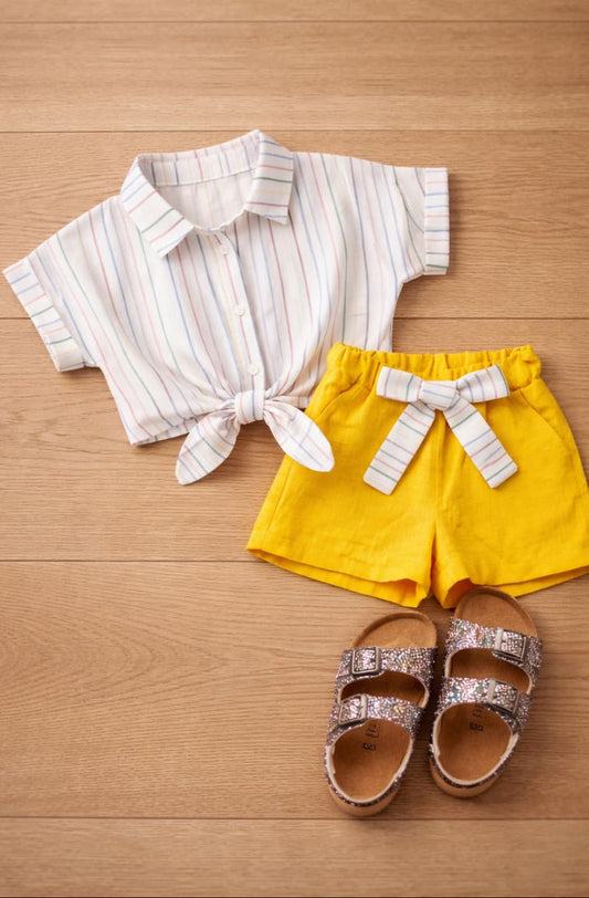 Conjunto niña de rayas con short amarillo Diverchic 622004047 – Fresco, alegre y cómodo ☀️
