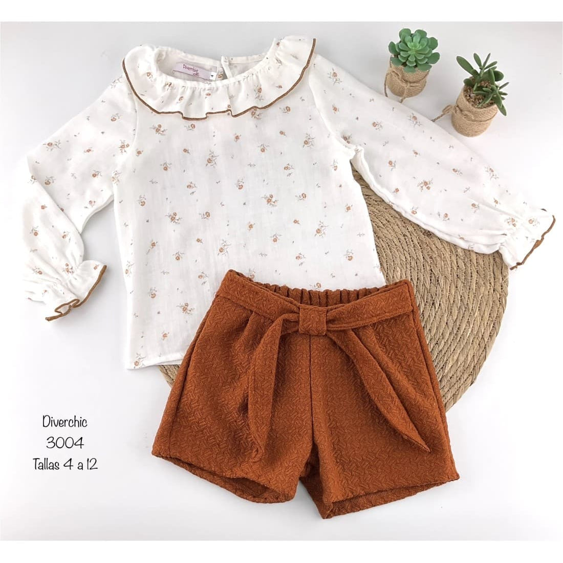 Conjunto niña Diverchic con blusa de flores y short teja 3004