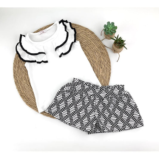 Conjunto niña de camiseta con volantes y short estampado – Diverchic 522009019