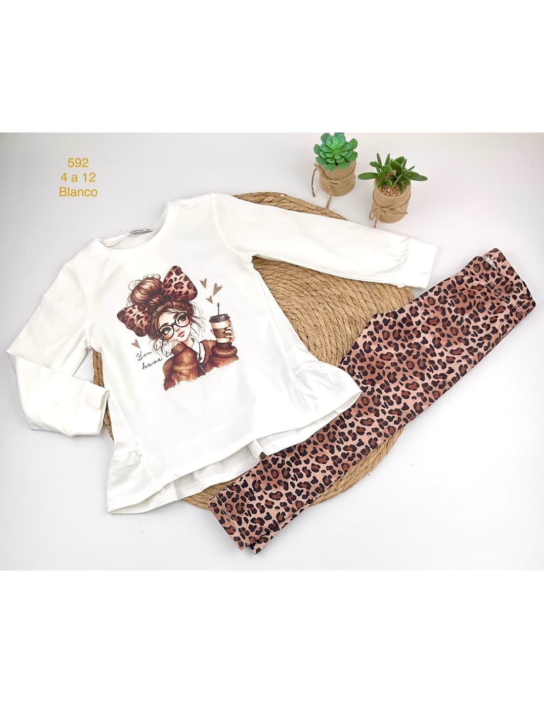 Conjunto niña camiseta y leggins animal print 522100592 (4 A 12 AÑOS)
