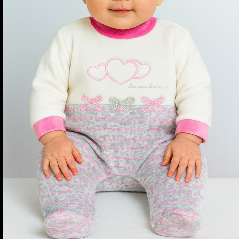 Pelele bebé niña tundosado Kinanit 521100014 Suavidad, calidez y diseño dulce