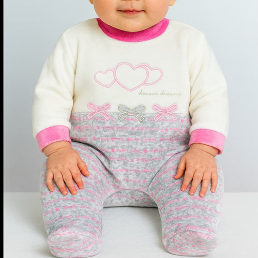 Pelele bebé niña tundosado Kinanit 521100014 Suavidad, calidez y diseño dulce