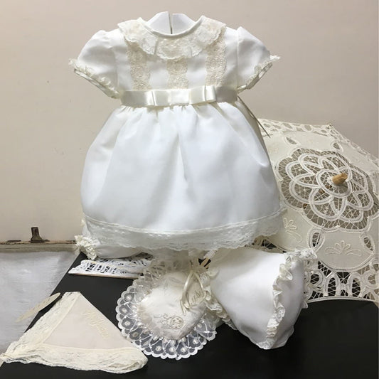 Vestido bebé de organza con capota – Especial bautizo · Lilus 23116
