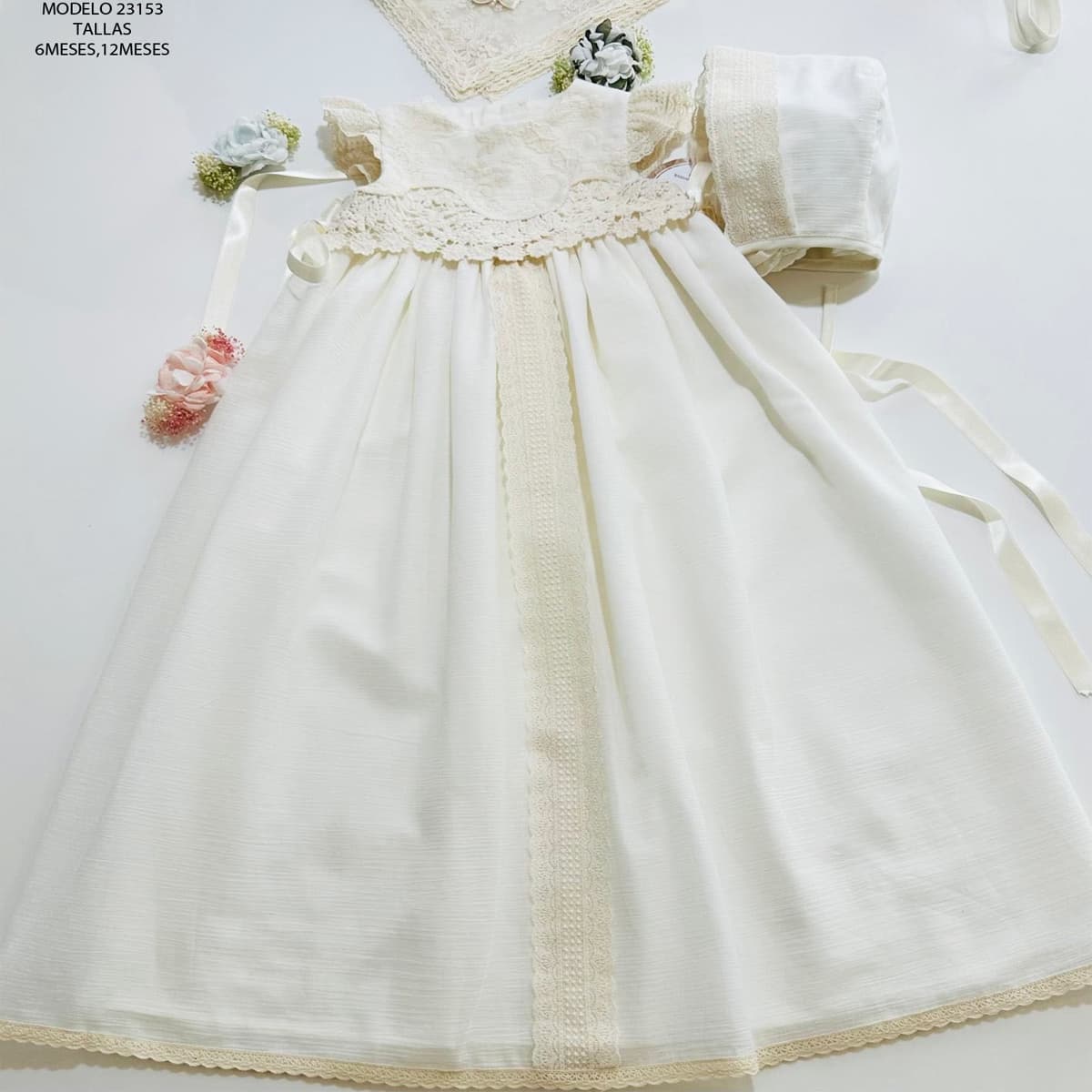 Faldón de Cristianar para Bebé con Capota a Juego – Modelo 23153 | Lilus (6 a 12 meses)