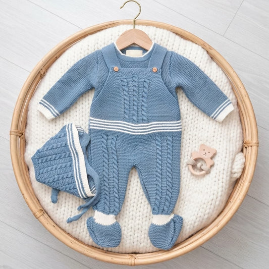 Conjunto de primera puesta azul cobalto con peto y capota Lana 100% acrílica MyBabyChic 2472