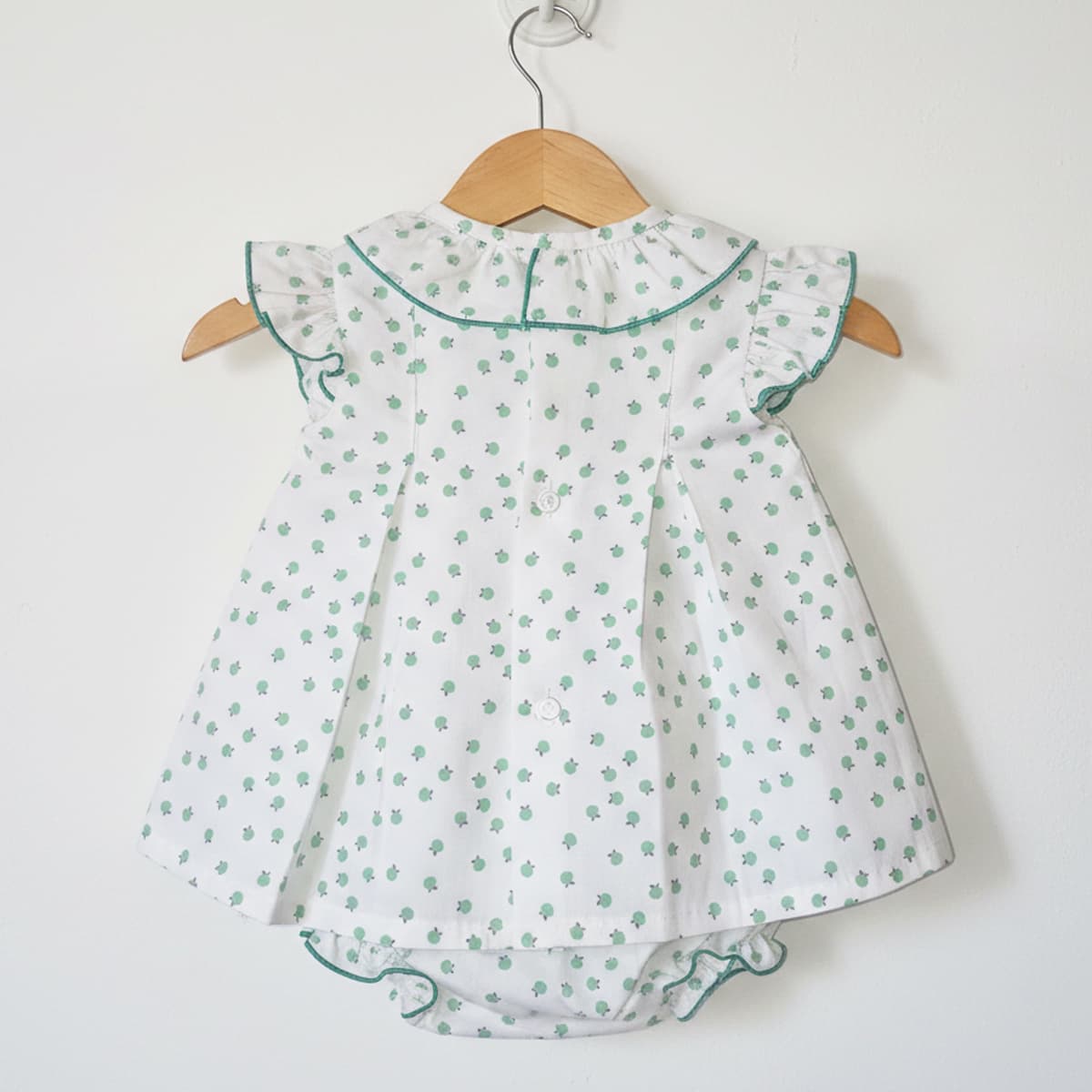 Jesusito bebé blanco y verde con estampado de frutas Baby Ferr 26109