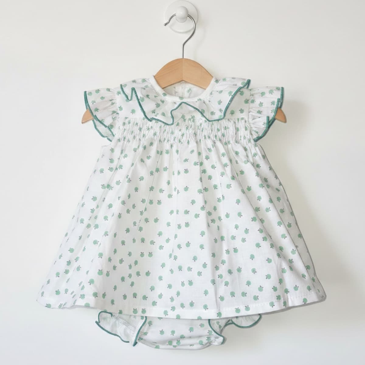 Jesusito bebé blanco y verde con estampado de frutas Baby Ferr 26109