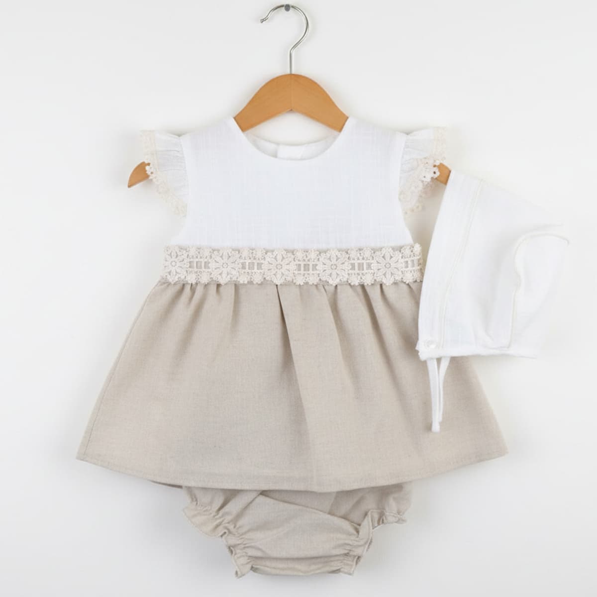 Jesusito Bebé Camel con Capota y Cubrepañal Creaciones Baby Ferr 26127