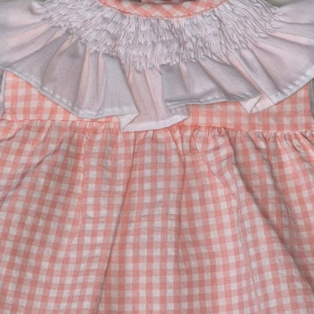 Jesusito bebé rosa vichy con cuello volante Baby Ferr 26143