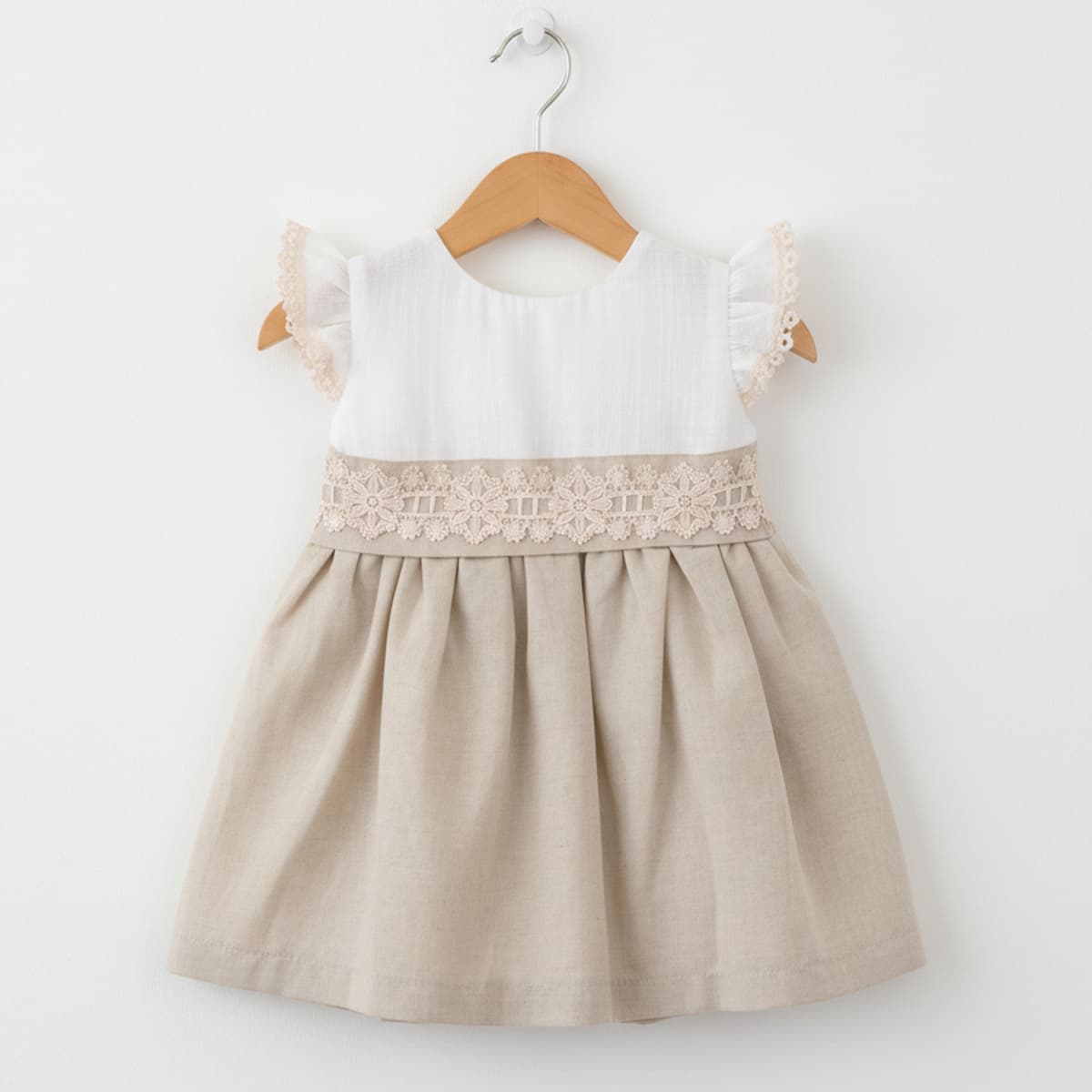 Vestido bebé niña color camel con encaje Baby Ferr 26519 Hecho en España