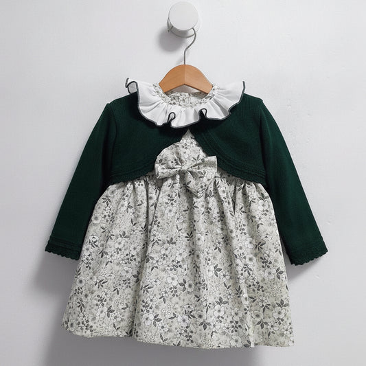 Conjunto de bebé niña de dos piezas con vestido floreado y chaqueta de punto verde botella Modelo 26639 - Fabricado en España