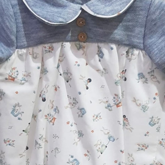 Rana de bebé azul con estampado de conejitos Creaciones Baby Ferr 26915 Fabricada en España