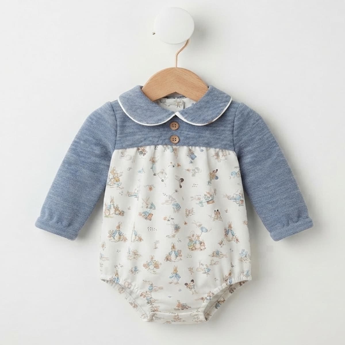 Rana de bebé azul con estampado de conejitos Creaciones Baby Ferr 26915 Fabricada en España