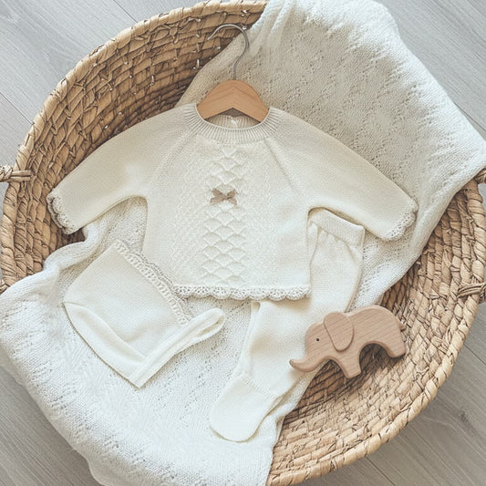 Conjunto de punto para bebé 3 piezas – Perlé crudo | Pelottas 26C1005 (0 a 6 meses)