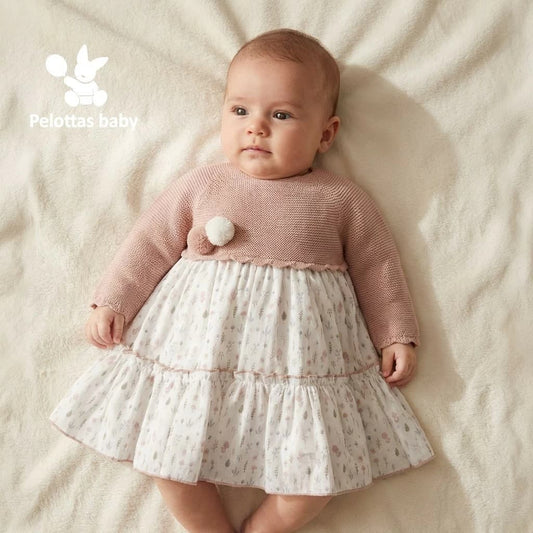 Vestido de punto para bebé niña en rosa empolvado con falda floral Pelottas 26V2705