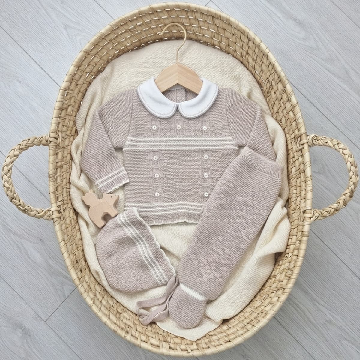 Conjunto de bebé 3 piezas de lana color tierra con polaina y capota 29103 GLORY