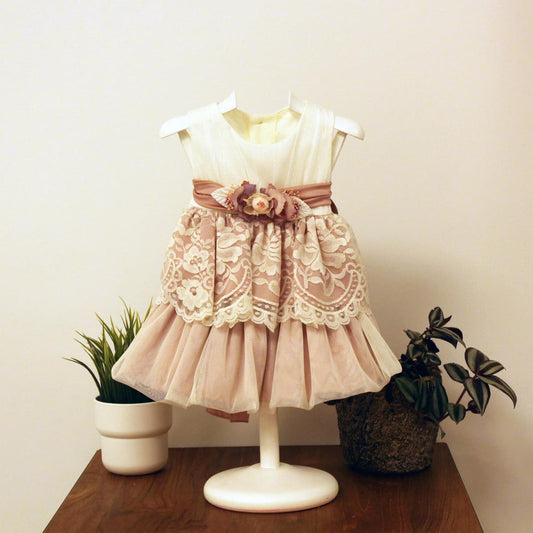 Vestido de ceremonia maquillaje con falda de tul y puntilla · Talle bajo · Lilus 31197