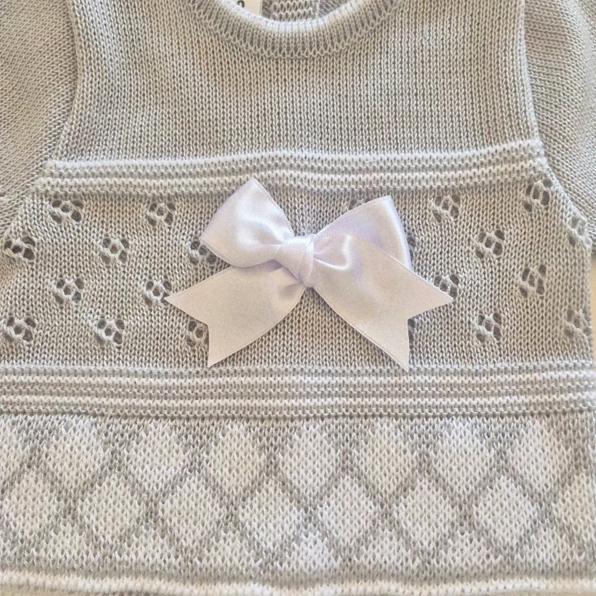 Conjunto para bebé de perlé 3213C La Casita de Pepito Gris