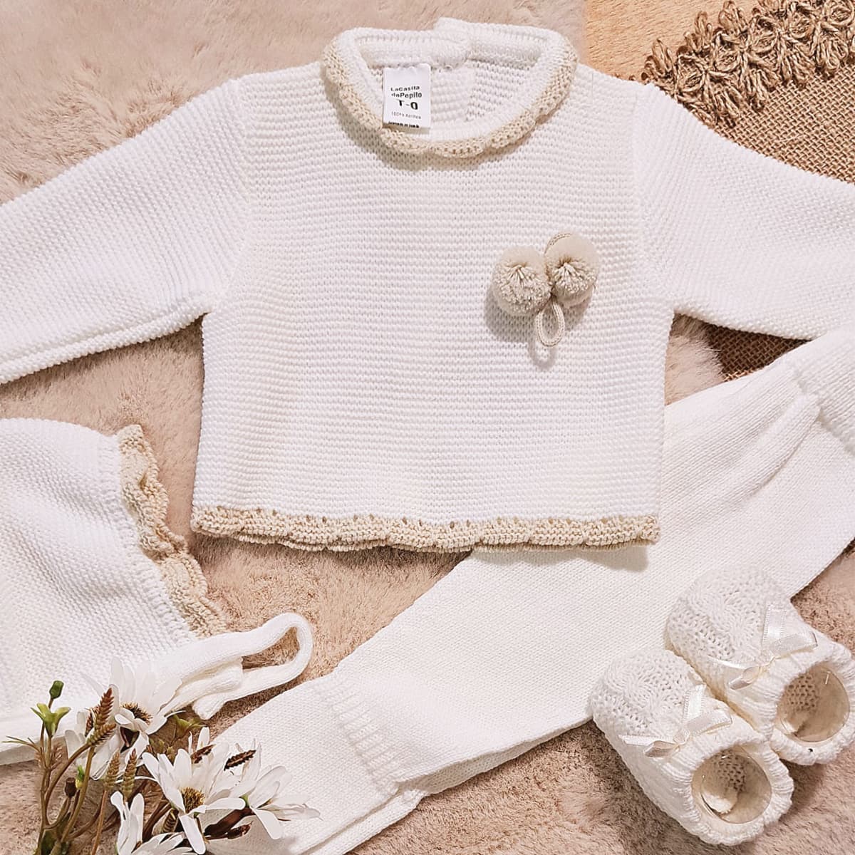 Ensemble bébé 3 pièces en laine écrue à pompons La Casita de Pepito 3318 (0 à 3 mois)