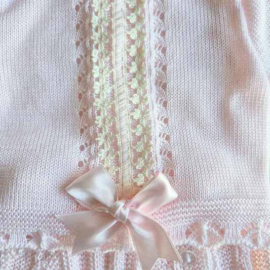 Conjunto bebé punto perlé rosa con cubrepañal LA CASITA DE PEPITO 3414C – Clásico, suave y perfecto para primera puesta