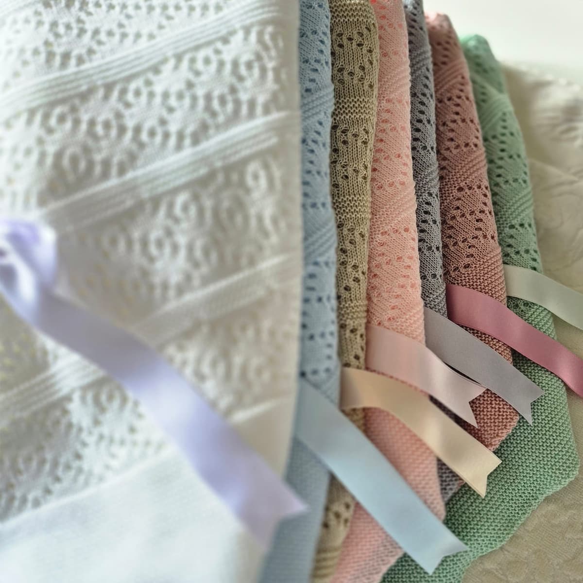 Toquilla calada bebé de hilo perlé LA CASITA DE PEPITO 3466