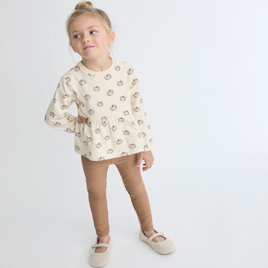 Conjunto infantil de dos piezas para niña de blusón estampado con lazo y leggings Street Monkey 363010
