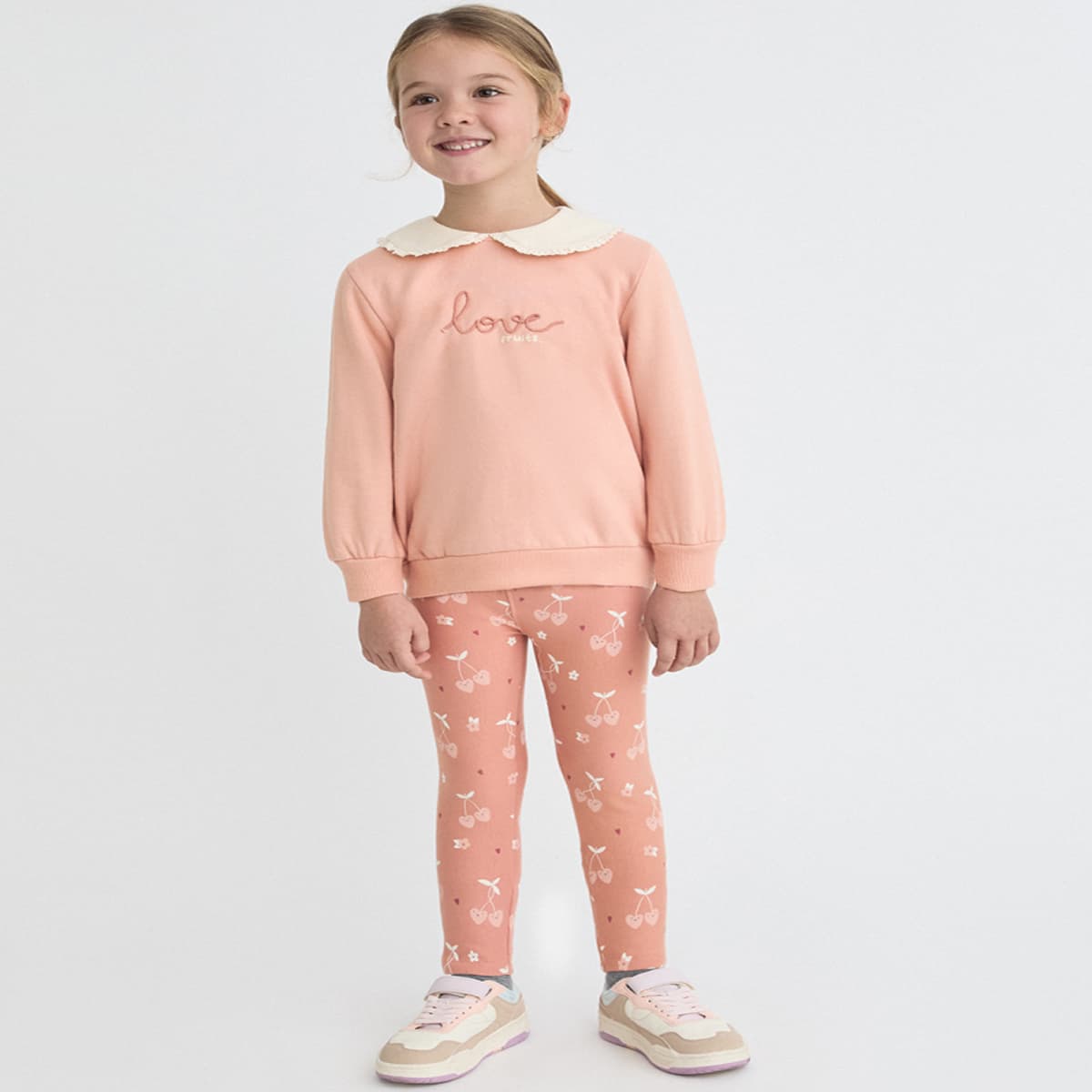 Conjunto infantil de dos piezas para niña de sudadera cuello bebé y leggings estampados Street Monkey 363037