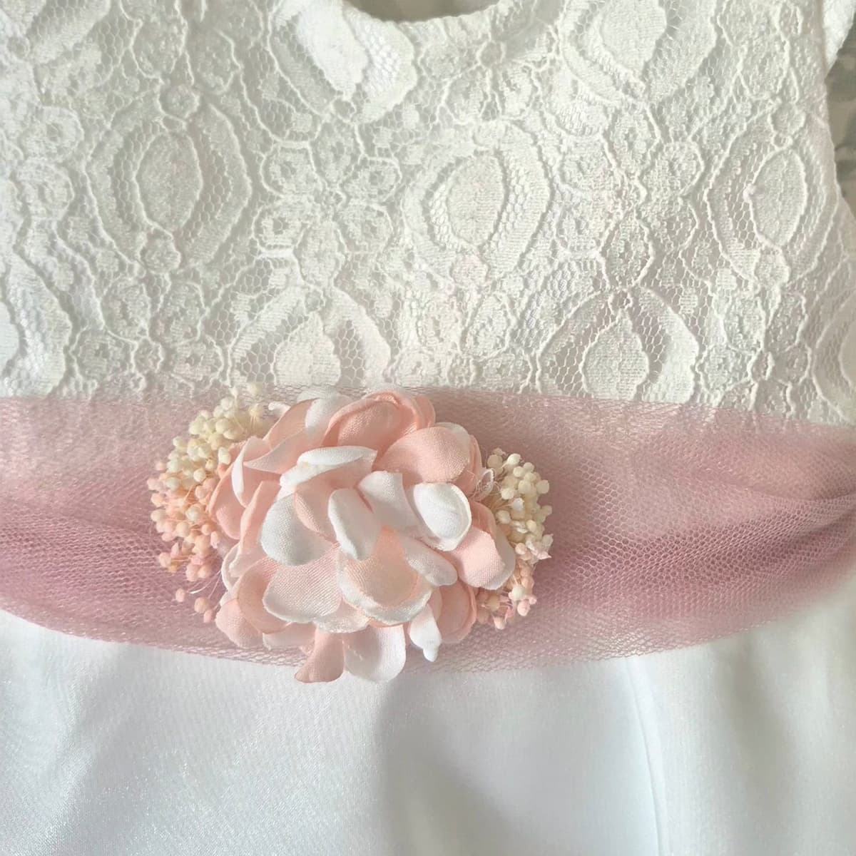 Robe de cérémonie écrue/bleue avec fleur amovible – Lilus 36162 