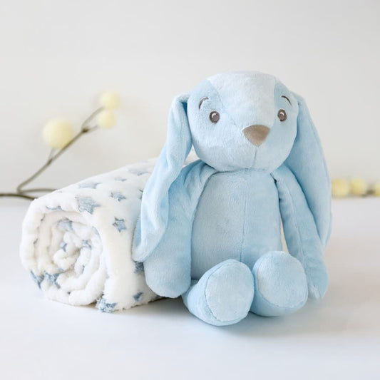 Peluche conejo celeste con manta de estrellas KIOKIDS 5853 – Dulzura, suavidad y compañía para el bebé